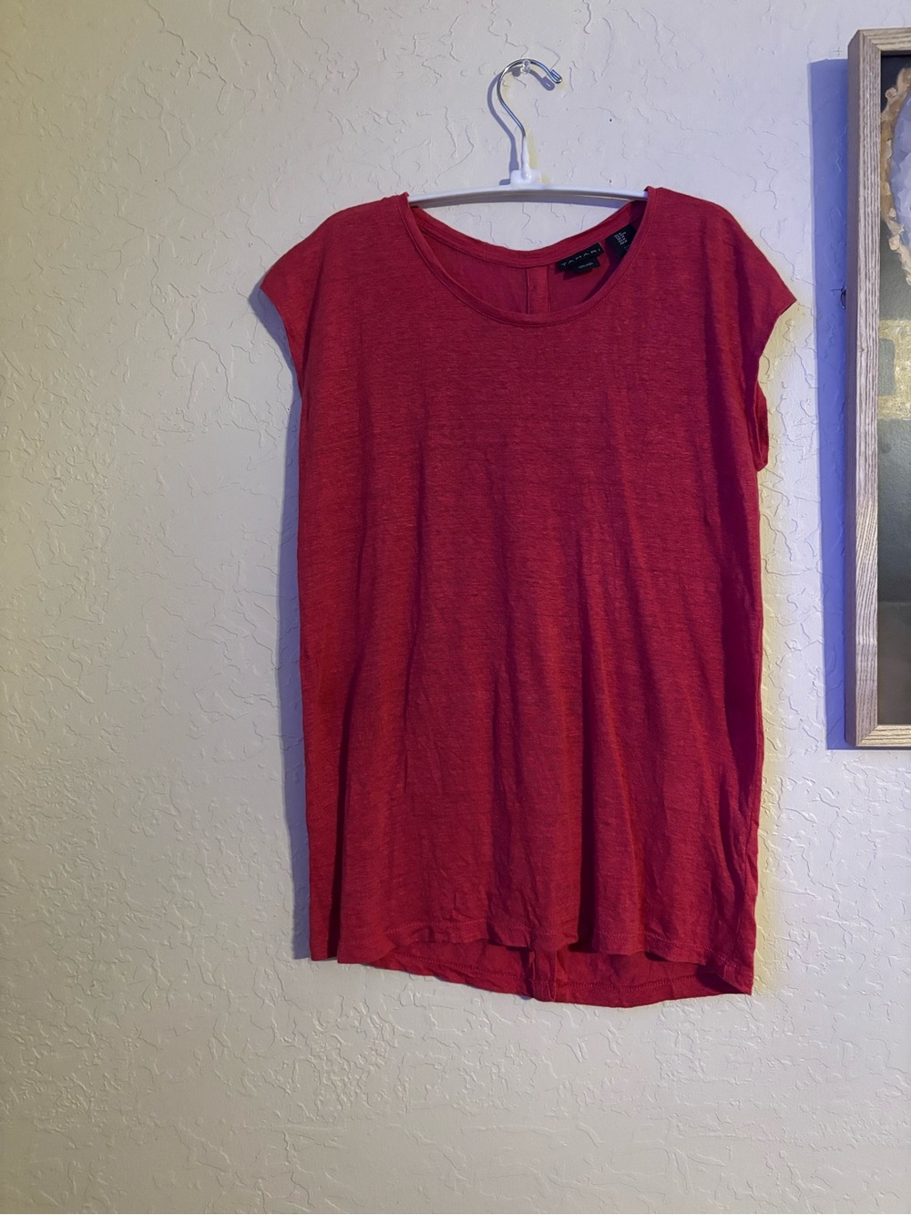 Tahari Red Short Sleeve Crew Neck Top 100% linen with button down back